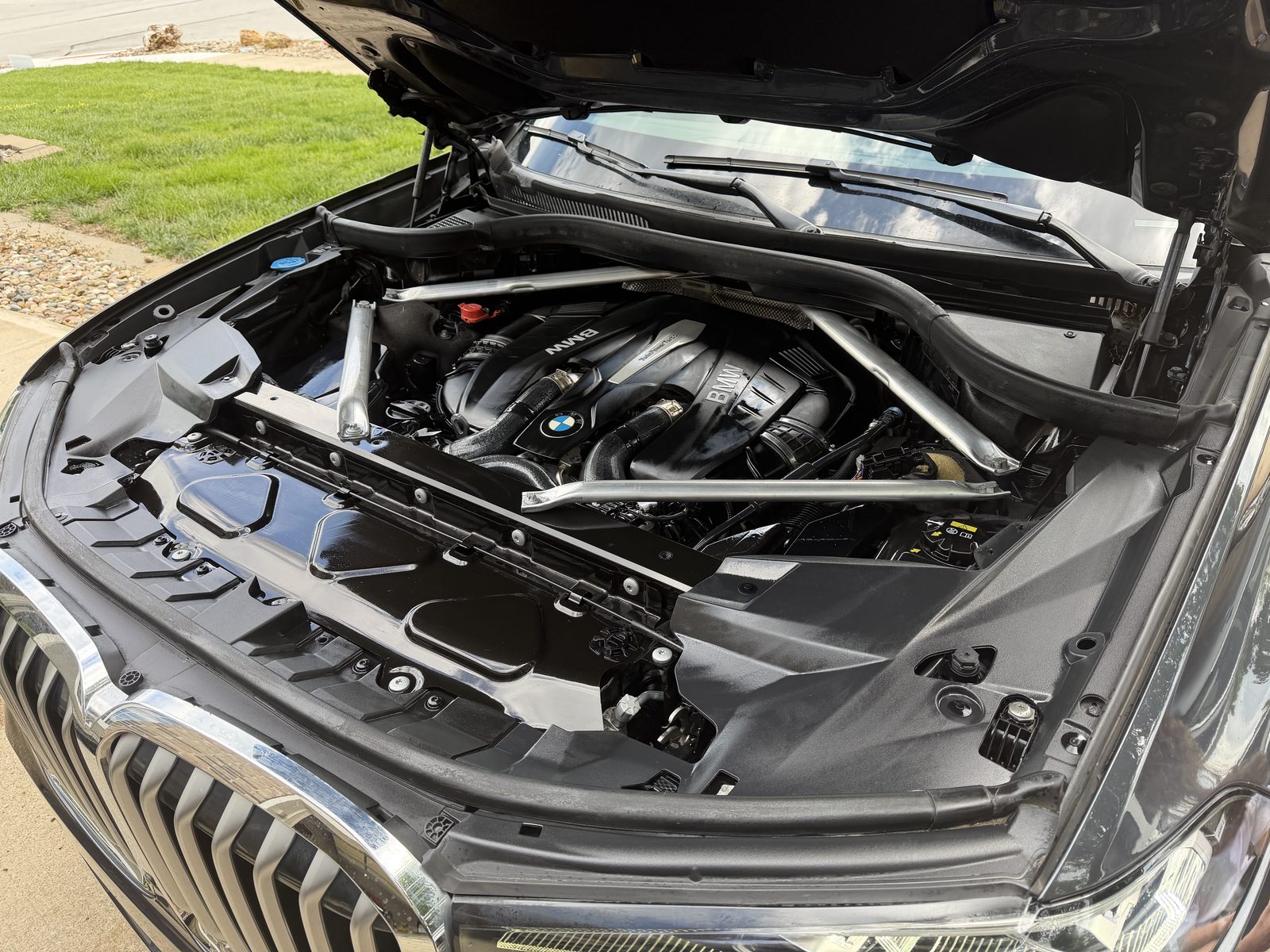 BMW X7 — Engine Bay