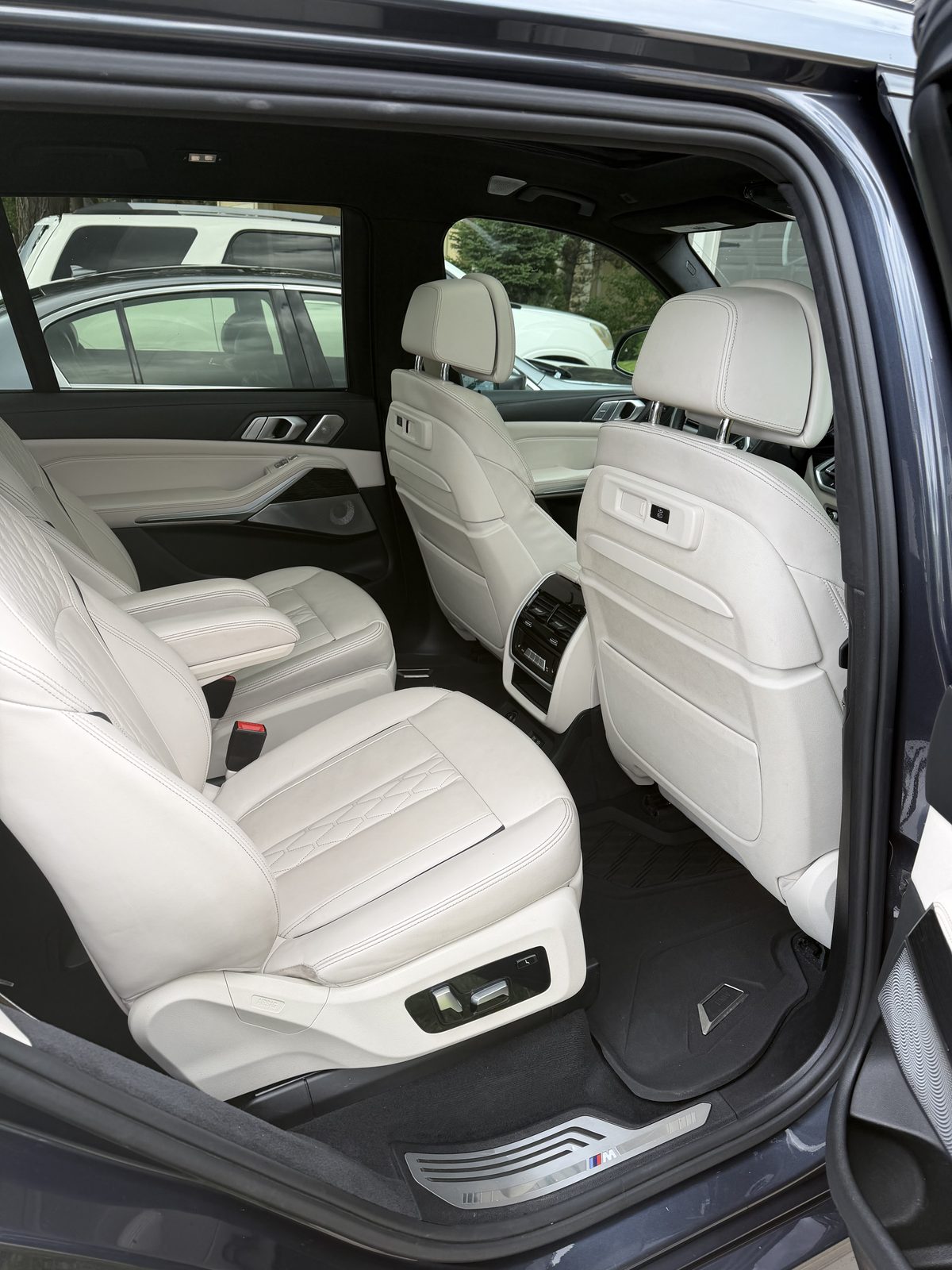BMW X7 — Third Row