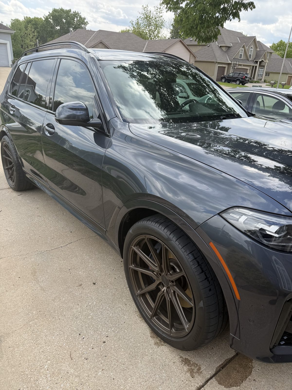BMW X7 — Side Profile