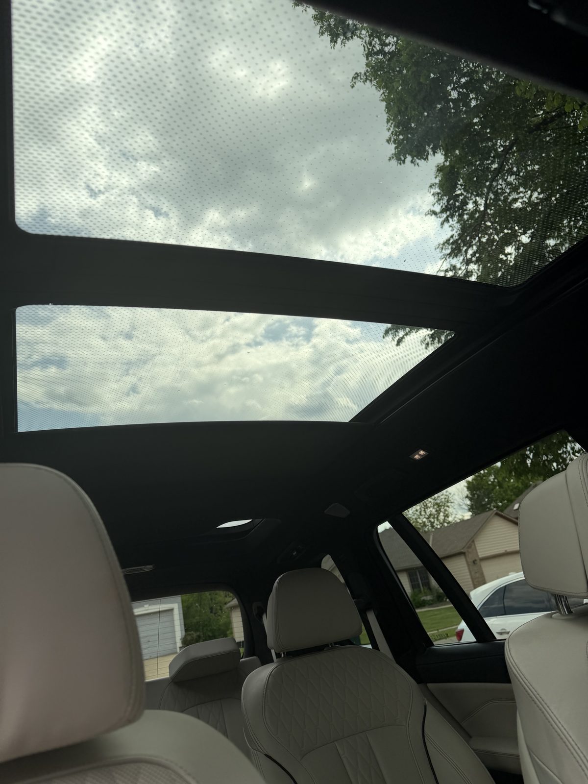 BMW X7 — Panoramic Glass