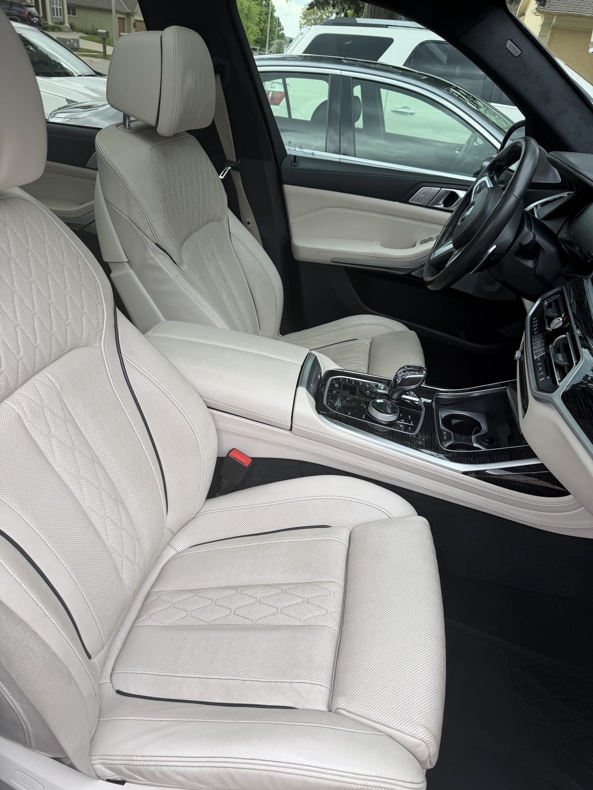 BMW X7 — Leather Seats
